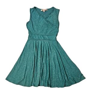 MAX STUDIO Sleeveless Dress Size XS Cross Over Neck  Small Green